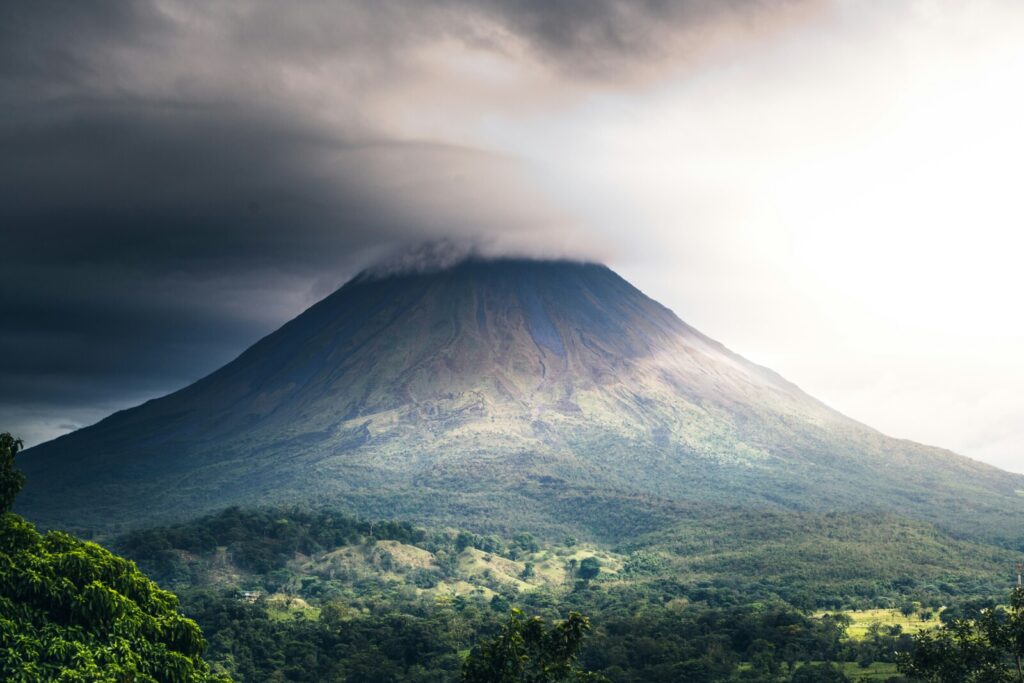 'PURA VIDA' 2 cosmic timetraveler LgrGHYZzBSk unsplash